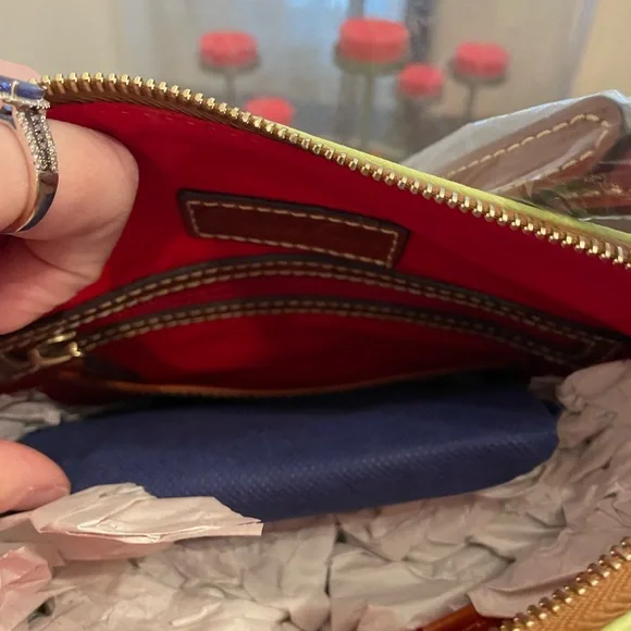 NEW Dooney & Bourke Lime and Tan Shoulder Bag